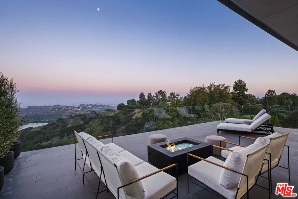 2304 Donella Circle, Los Angeles, California 90077 home-pic-0